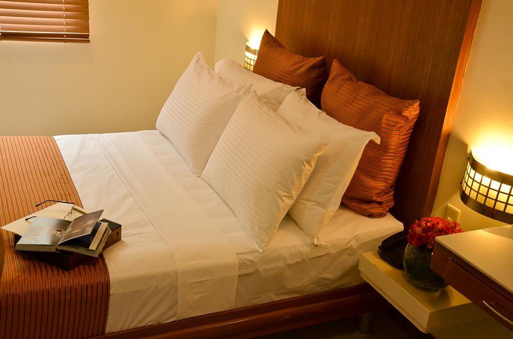 Pghi Hotel Quezon City Exterior photo